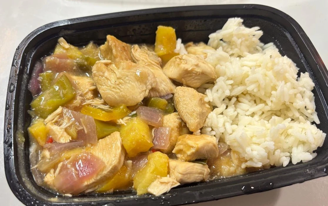 Arroz con pollo a la piña